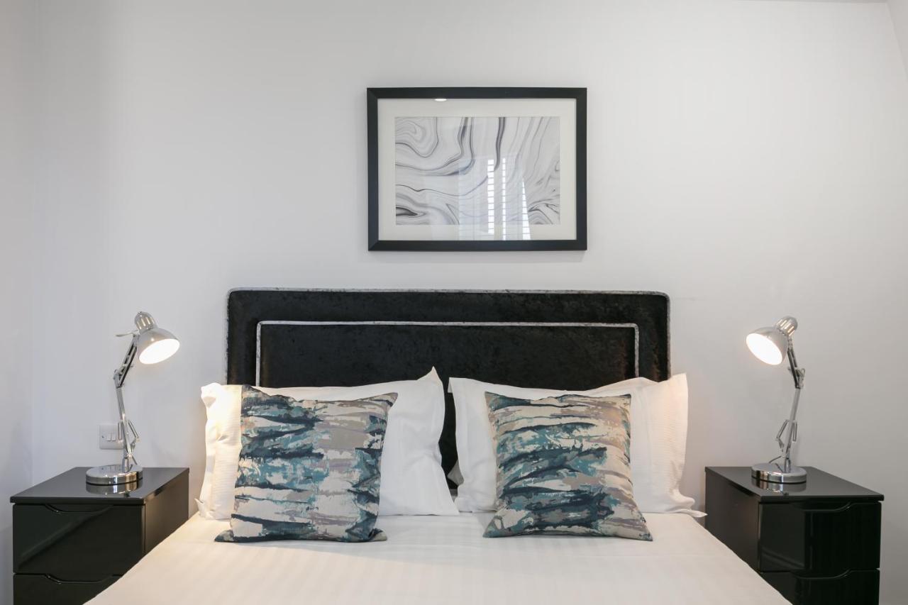 Urban Chic - Shaftesbury Apartment London Bagian luar foto