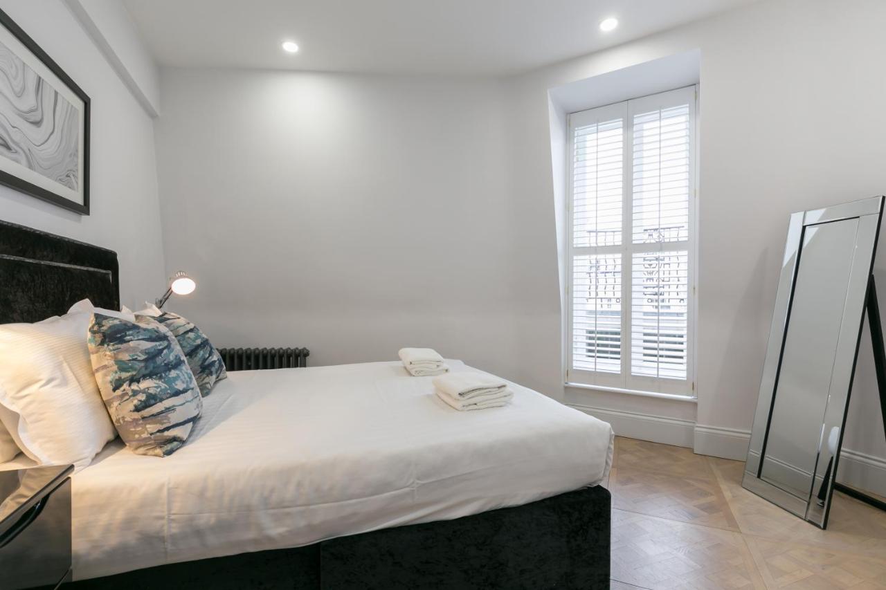 Urban Chic - Shaftesbury Apartment London Bagian luar foto