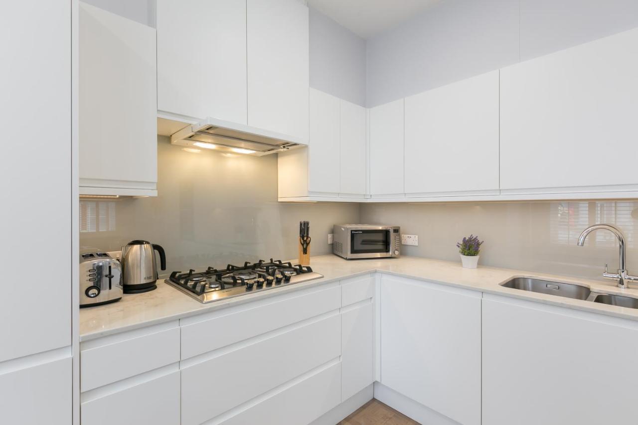 Urban Chic - Shaftesbury Apartment London Bagian luar foto