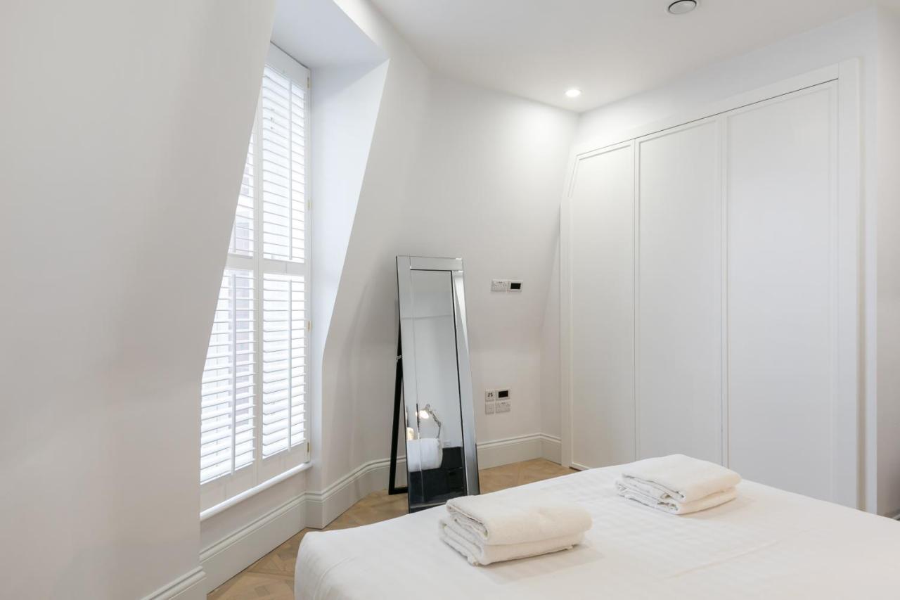 Urban Chic - Shaftesbury Apartment London Bagian luar foto