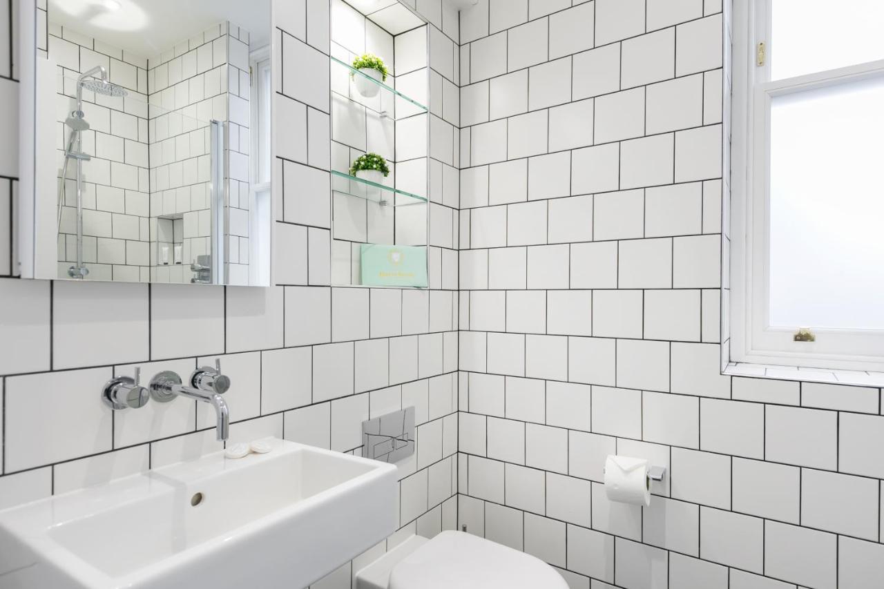 Urban Chic - Shaftesbury Apartment London Bagian luar foto