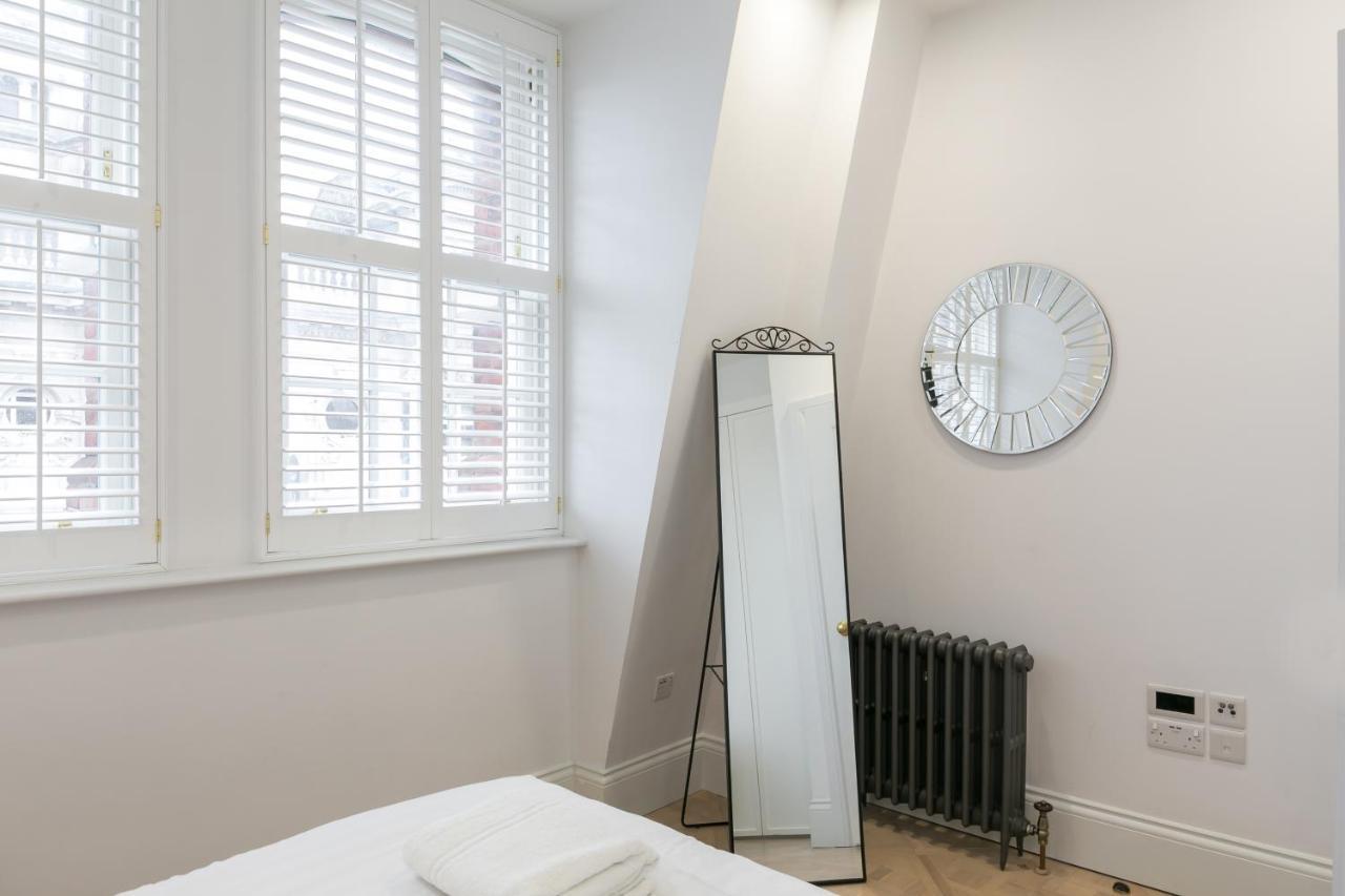 Urban Chic - Shaftesbury Apartment London Bagian luar foto