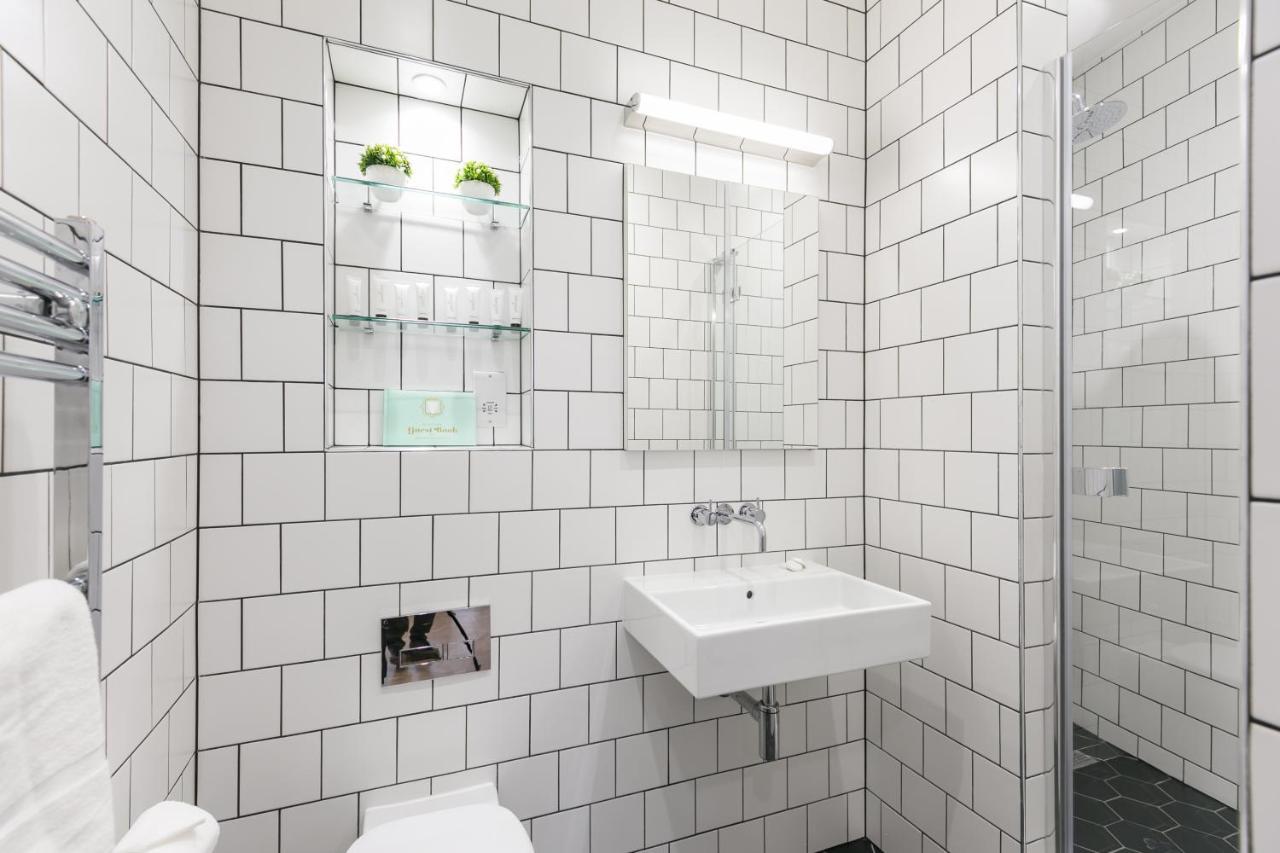 Urban Chic - Shaftesbury Apartment London Bagian luar foto