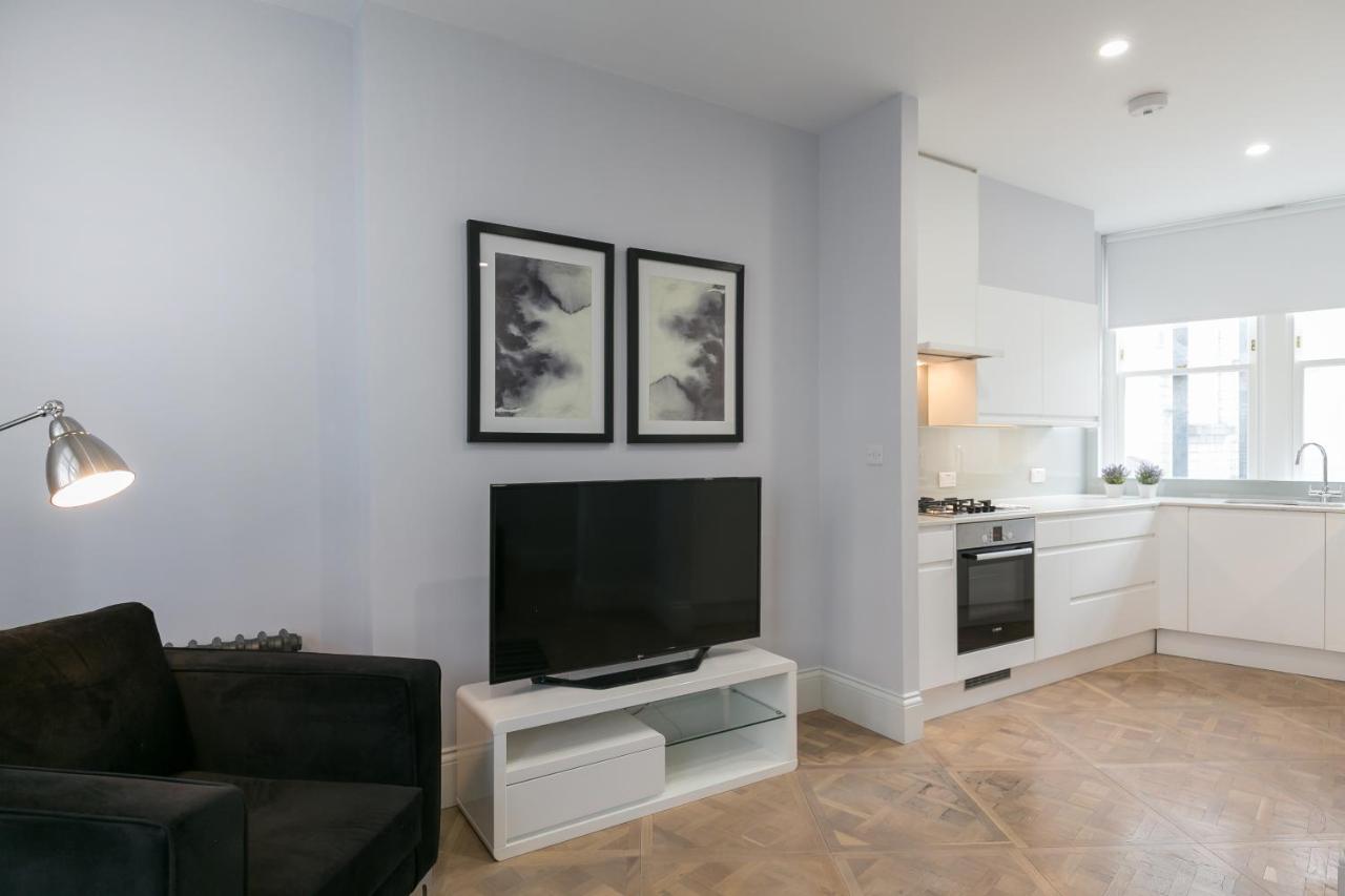 Urban Chic - Shaftesbury Apartment London Bagian luar foto