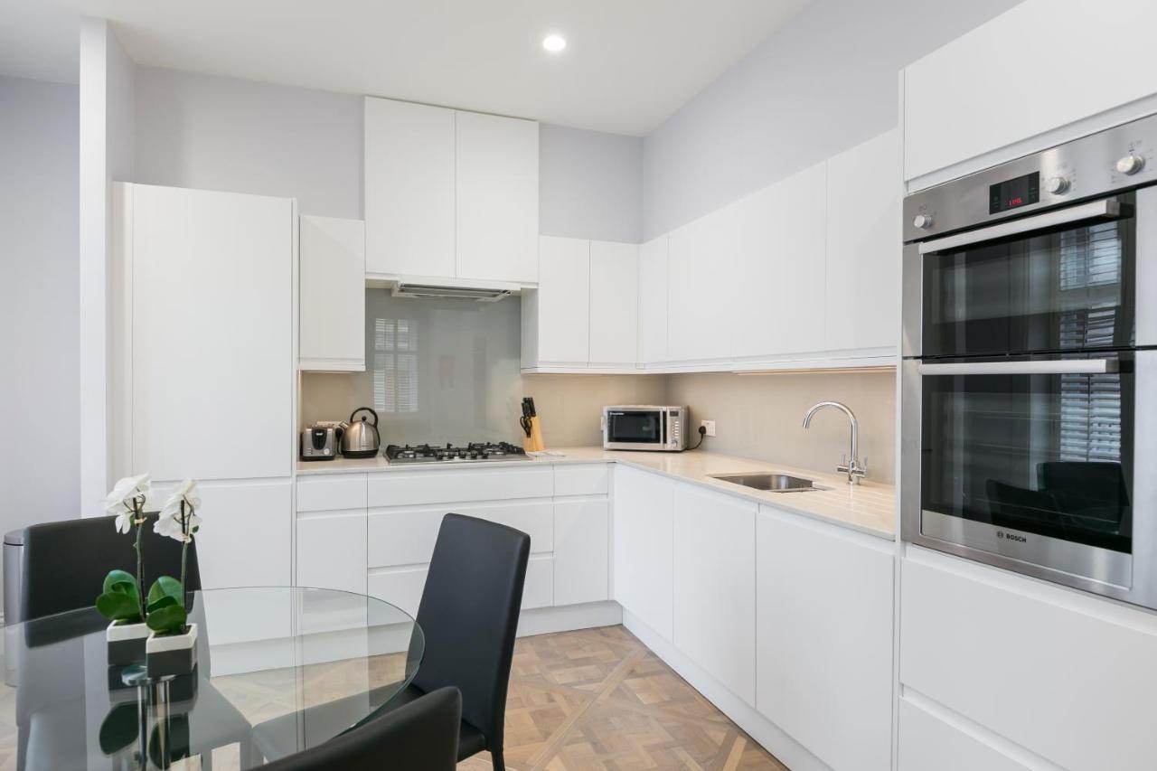 Urban Chic - Shaftesbury Apartment London Bagian luar foto