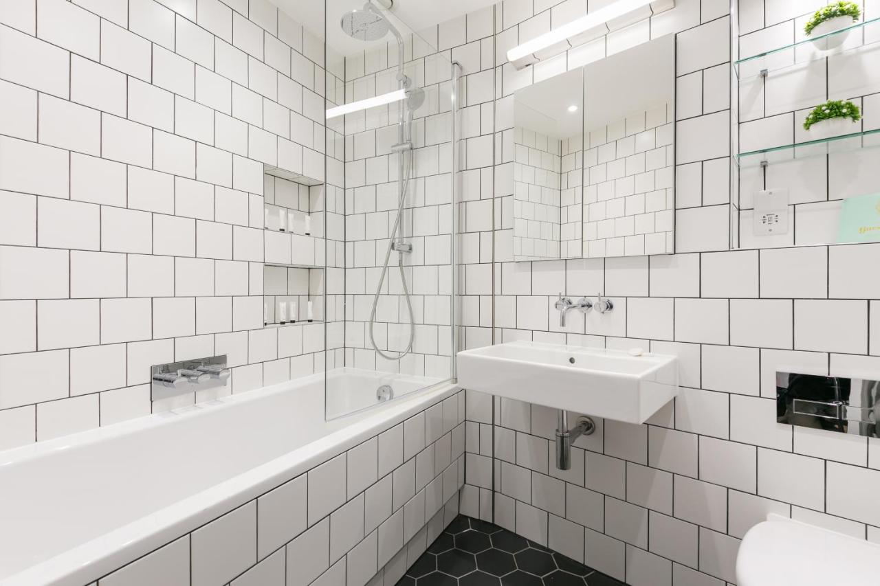 Urban Chic - Shaftesbury Apartment London Bagian luar foto