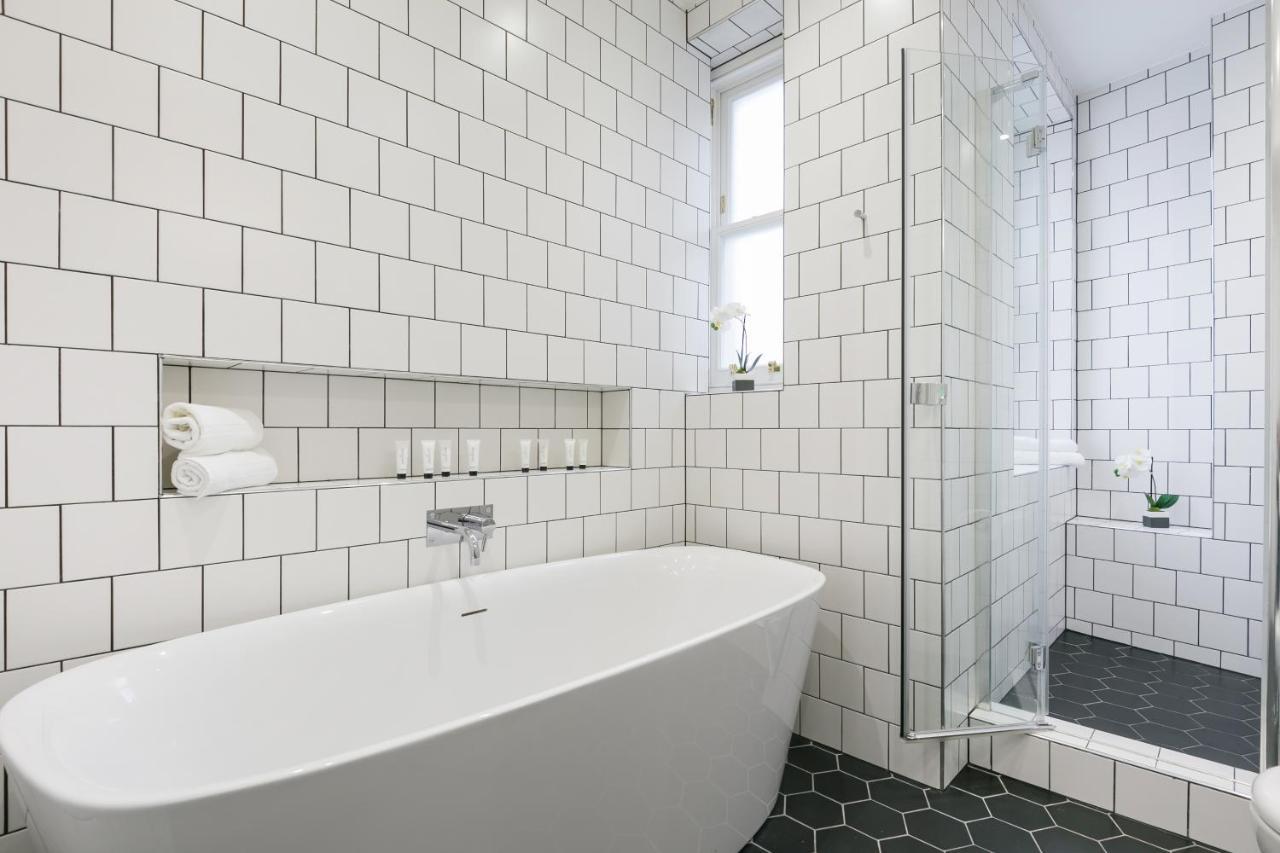 Urban Chic - Shaftesbury Apartment London Bagian luar foto